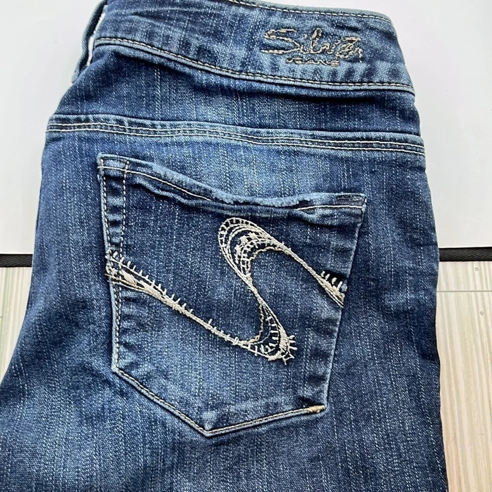 Silver Jeans Santorini Low Rise Crop Size 28